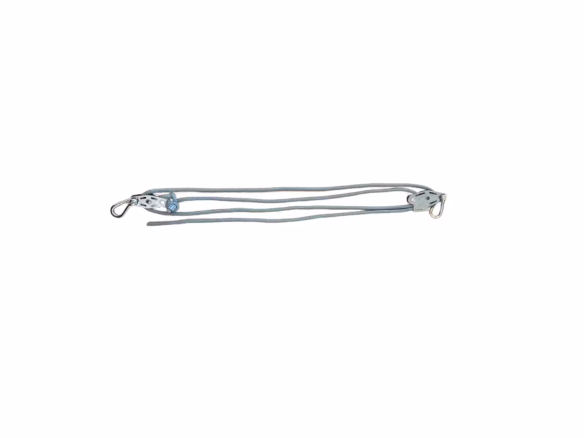 Pulley system for tensioning shade cloth