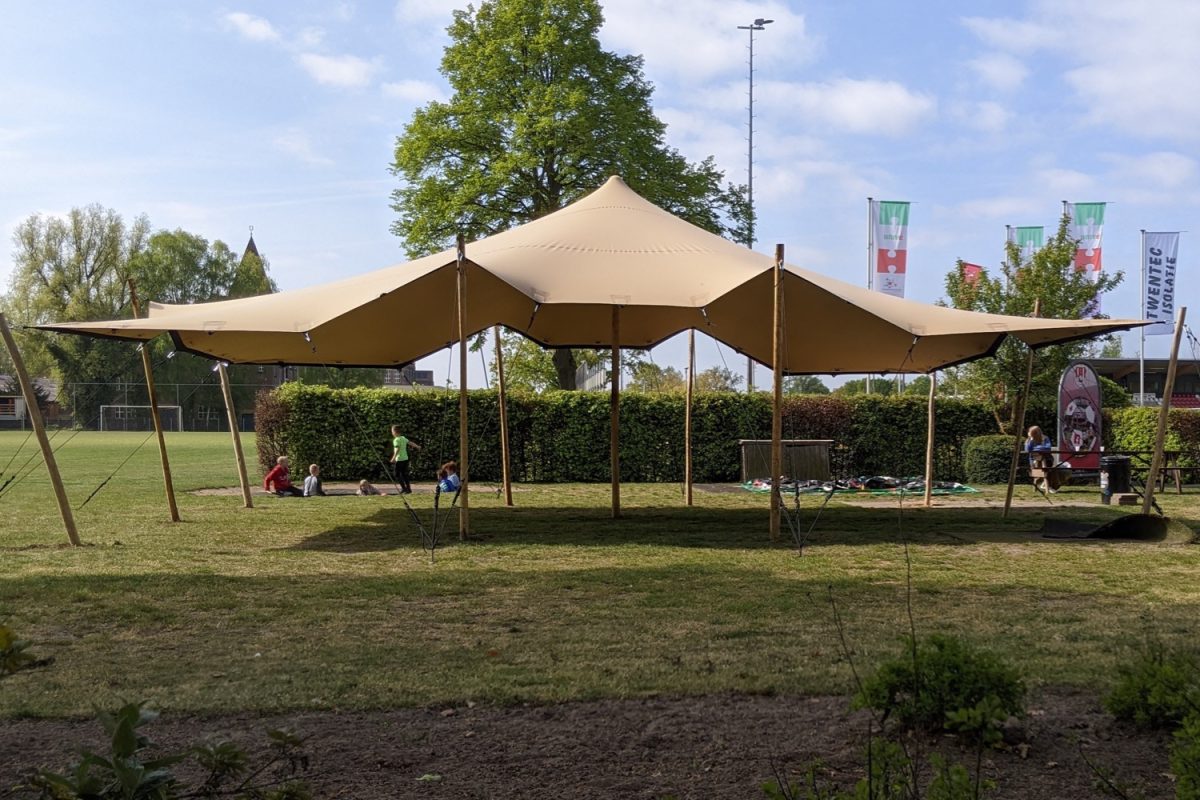 Triflexx (560 g/m²) op maat per m² - Met lussen - 175 tot 250 m²